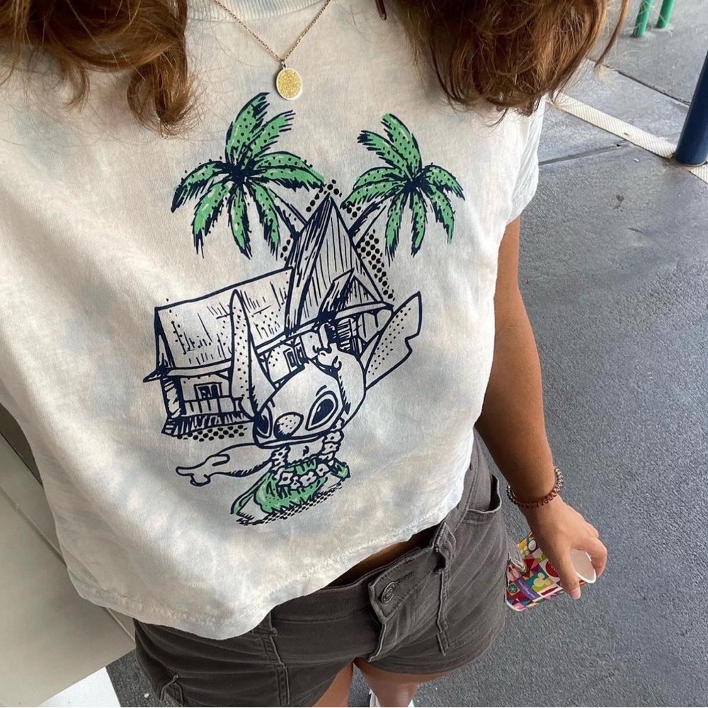 Small women’s Disney stitch crop top!